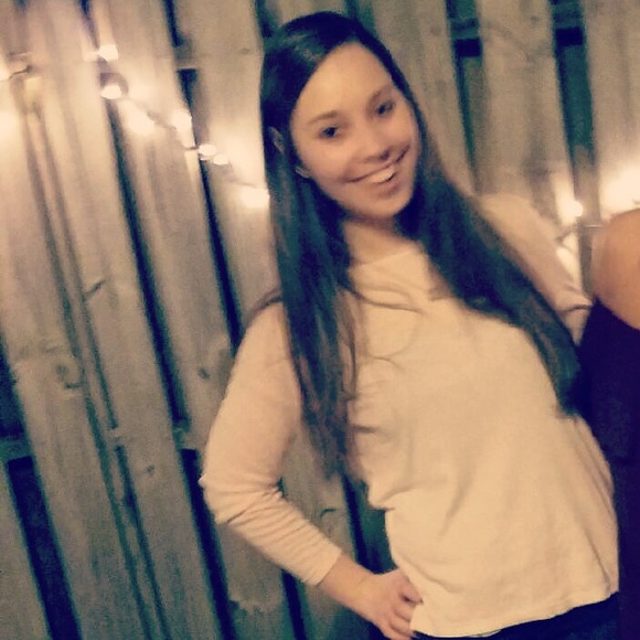 Meet your Posher, Hailey - Picture 1 of 1